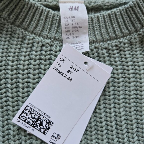 H&M green knitted sweater and cap & OshKosh fleece leggings set (size: 3T) - Picture 3 of 5